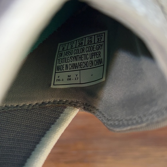 You by Skechers shoes, size 8, worn maybe once - Picture 5 of 5